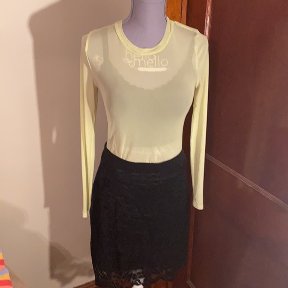 ⚡️⚡️5/$20 🌹Wild fable lime green sheer top size medium🌹 - Picture 9 of 9